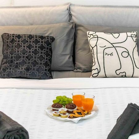 Duomo In 8 Stops Suite Deluxe Loft มิลาน ภายนอก รูปภาพ